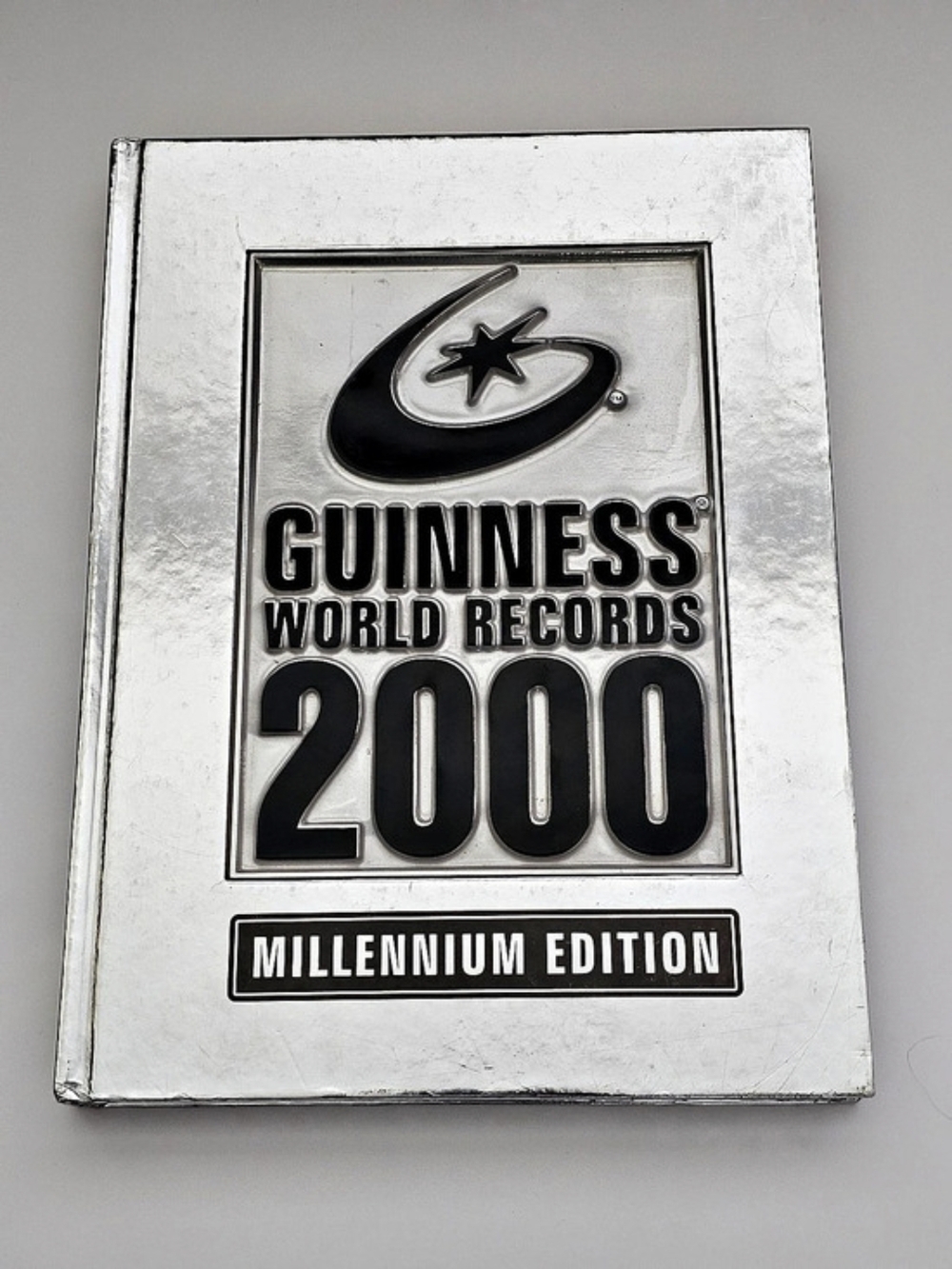 Guinness World Records 2000 Hardcover Millennium Edition Silver Foil Cover Y2K